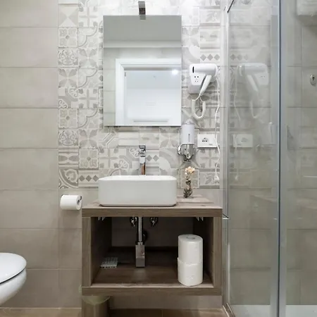 Factory 4* نابولي