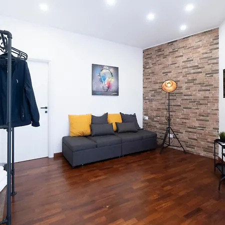 فندق مبيت وإفطار Factory 4*