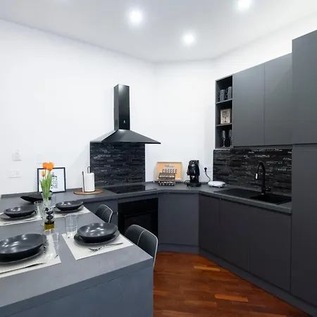 Factory نابولي