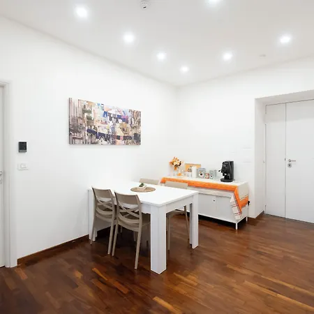 فندق مبيت وإفطار Factory نابولي